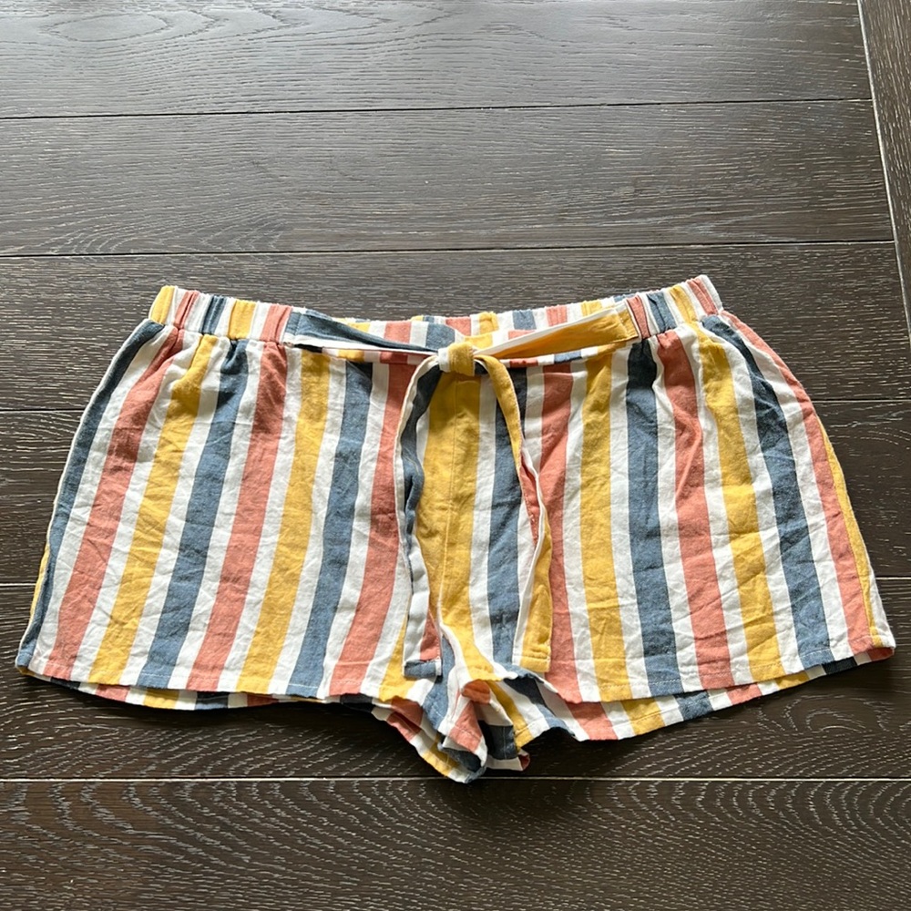 Brand: love to lounge. Size: Medium.